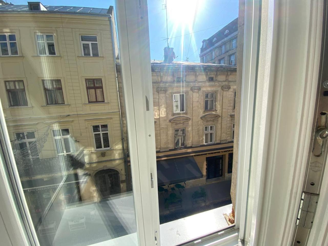Feel Lviv! Old City Apartment Dış mekan fotoğraf